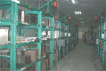 src=../images/company006.jpg